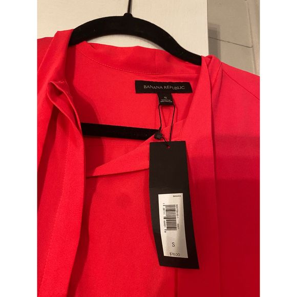 Banana Republic Bright Pink Long sleeve Blouse, NWT, Size Small, Retail $78 - Picture 4 of 4